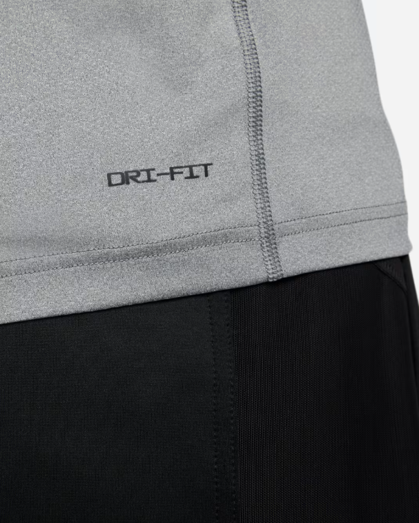 Nike Ready Men’s Dri-FIT Short-Sleeve Fitness Top-Smoke Grey